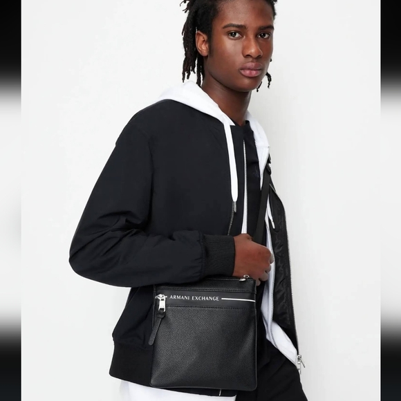 NWT Logo Messanger Bag. Rare Armany Change shoulder bag Unisex - Picture 2 of 16